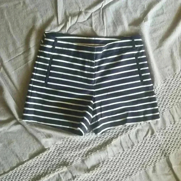 Anne Klein navy striped shorts - Picture 1 of 6